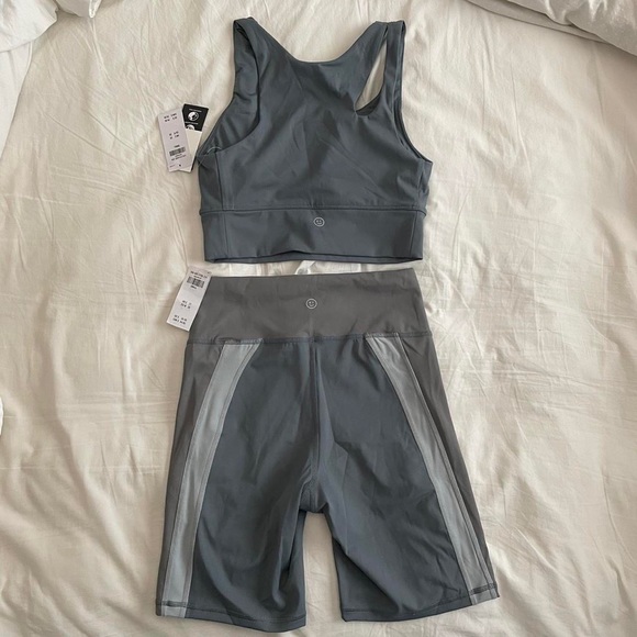 Gilly Hicks Activewear Set - Picture 2 of 3